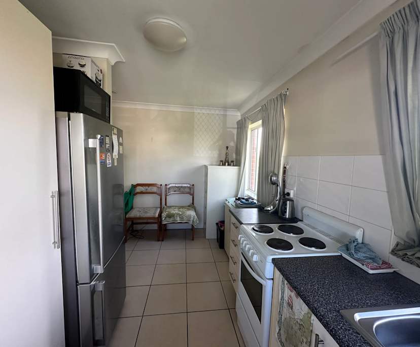 $275, Flatshare, 2 bathrooms, Yeronga QLD 4104