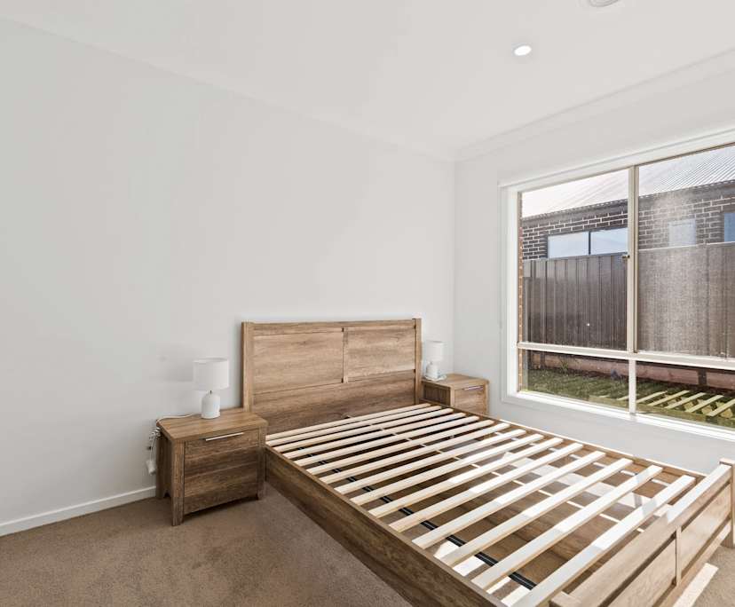 $200, Share-house, 3 bathrooms, Melton South VIC 3338