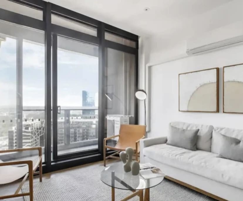 Furnished room in a flatshare