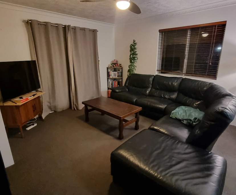 Unfurnished room in a flatshare