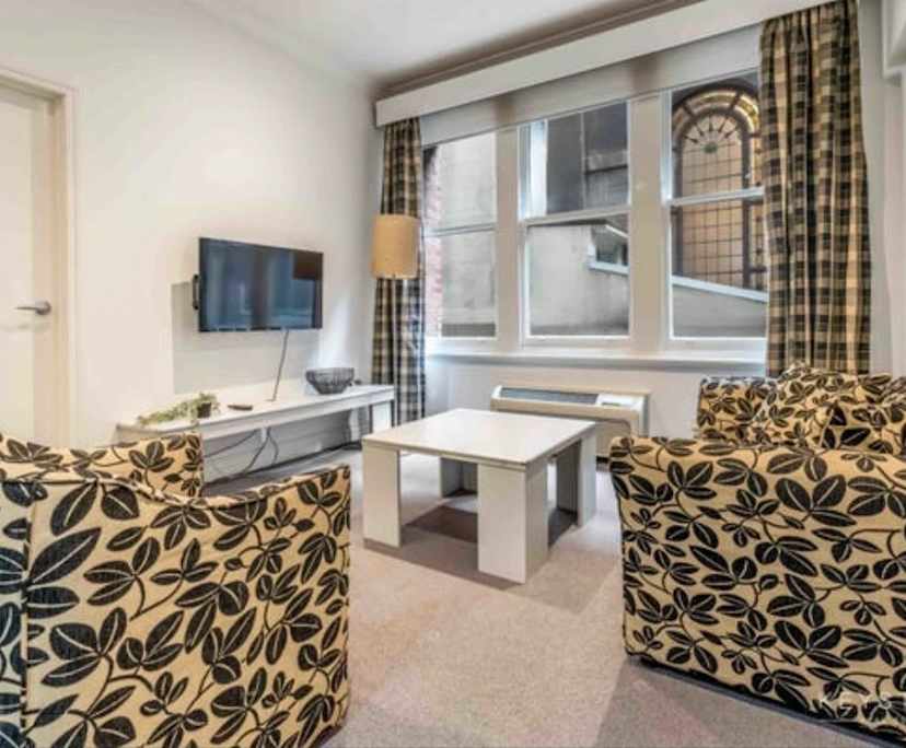 Furnished room in a share house