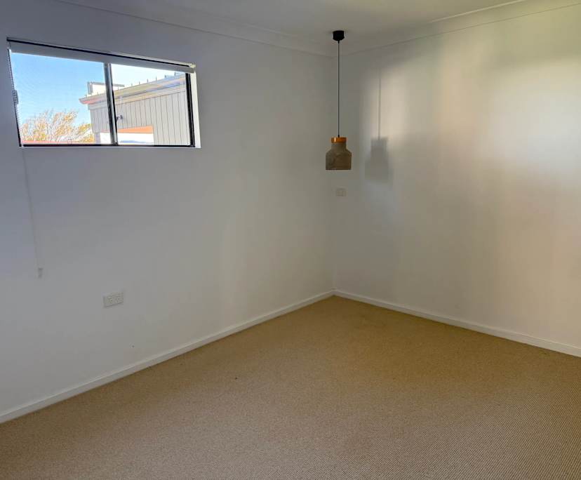 Whole property with 2 rooms for rent
