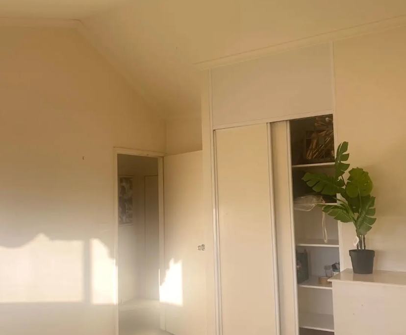 Unfurnished room in a flatshare