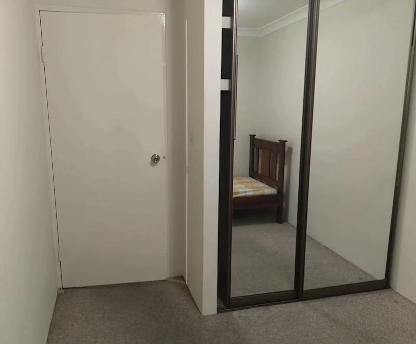 Room in a share house