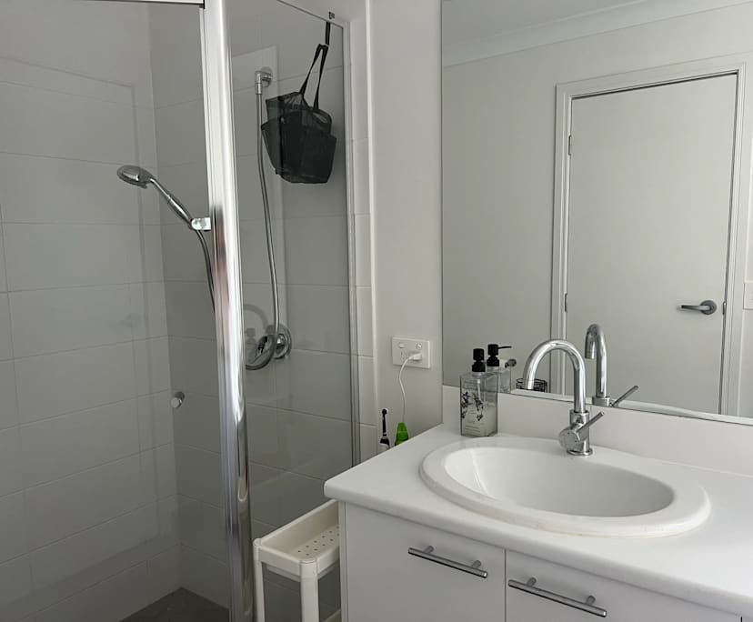 $215-380, Share-house, 2 rooms, Spring Mountain QLD 4300, Spring Mountain QLD 4300