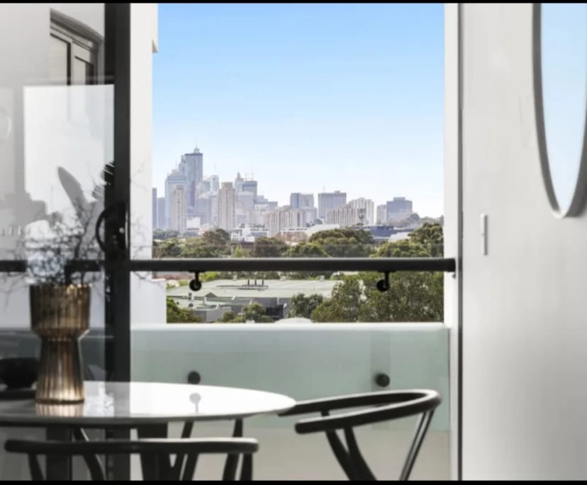 Furnished room in a flatshare