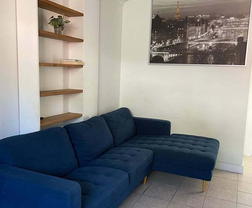 Furnished room in a share house