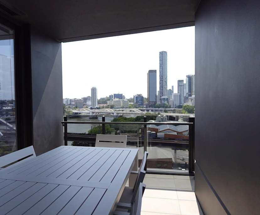 $810, 1-bed, 1 bathroom, South Brisbane QLD 4101