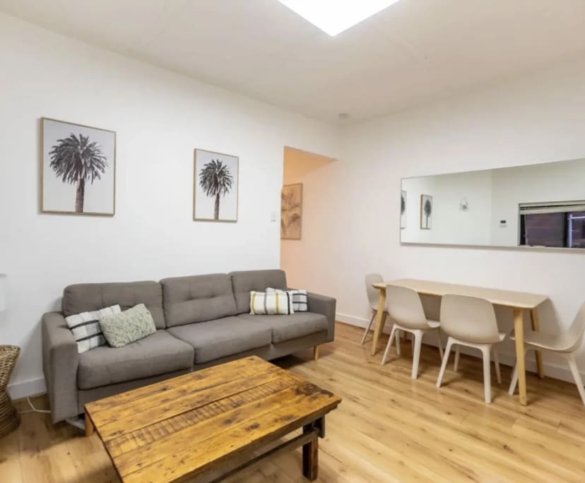 Furnished room in a flatshare