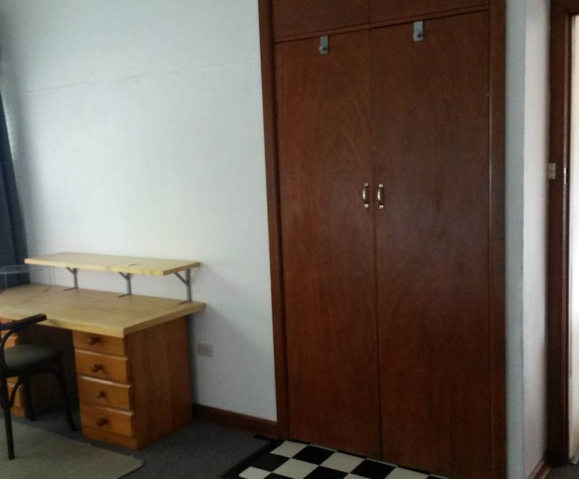 Room in a share house