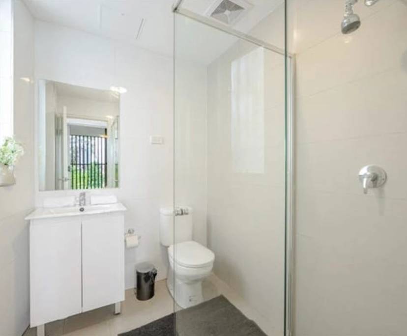 $795, Whole-property, 2 bathrooms, Warwick Farm NSW 2170