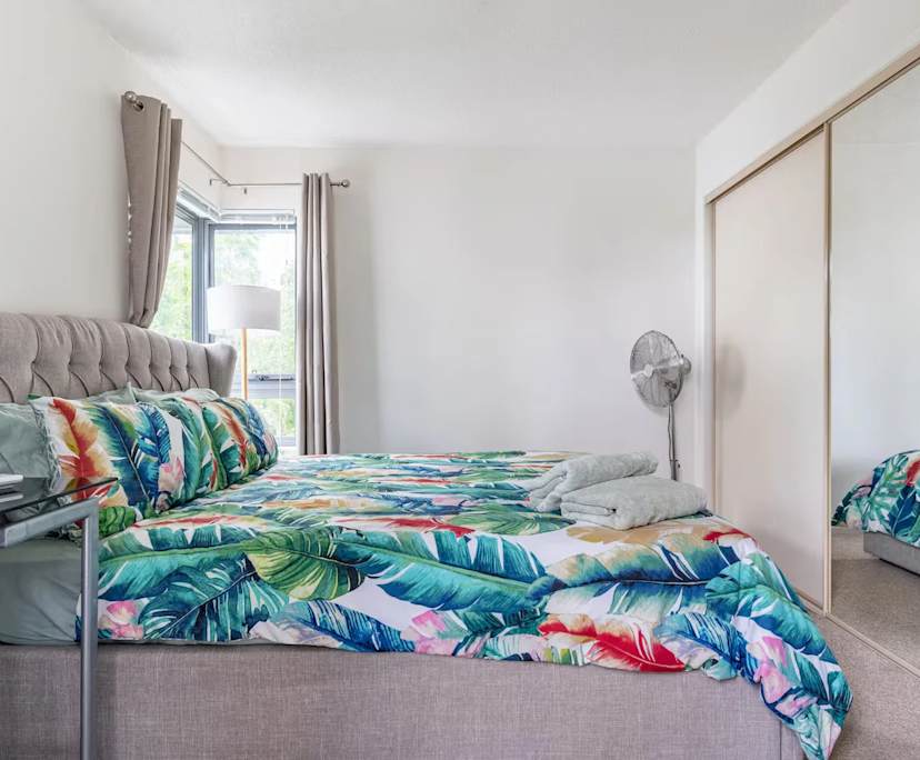 $1,000, Whole-property, 2 bathrooms, Toowong QLD 4066