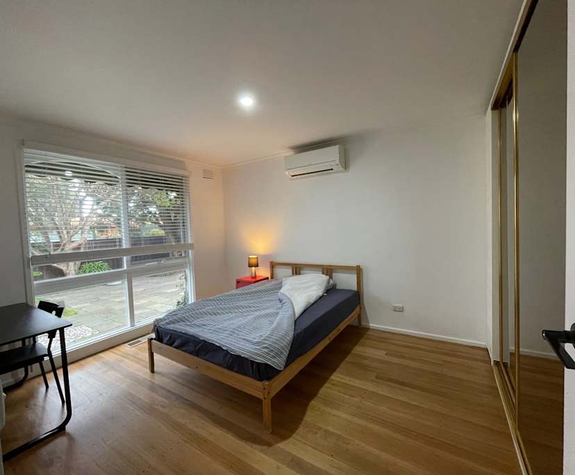 Room in a share house