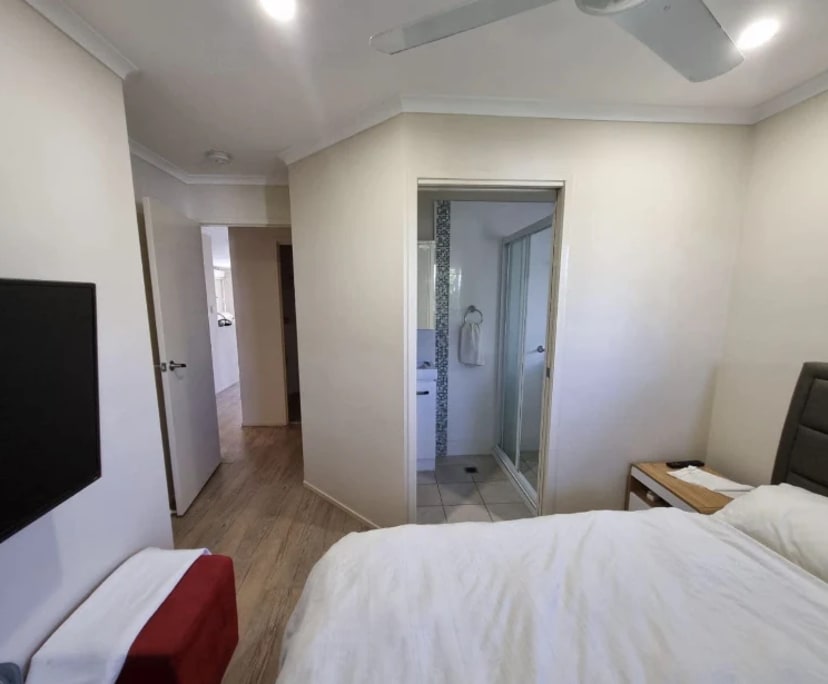 $500, Flatshare, 2 bathrooms, Mermaid Beach QLD 4218