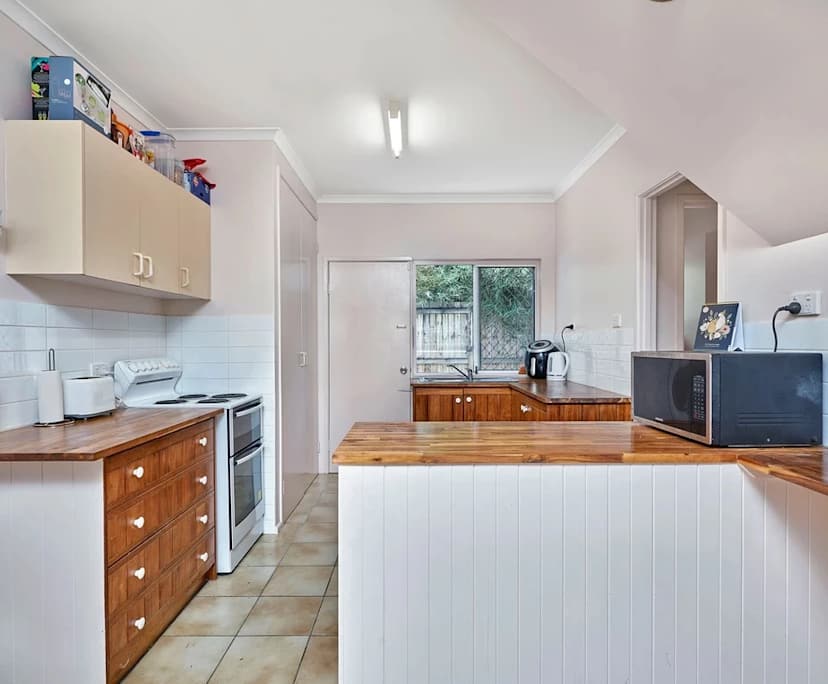 Whole property with 2 rooms for rent