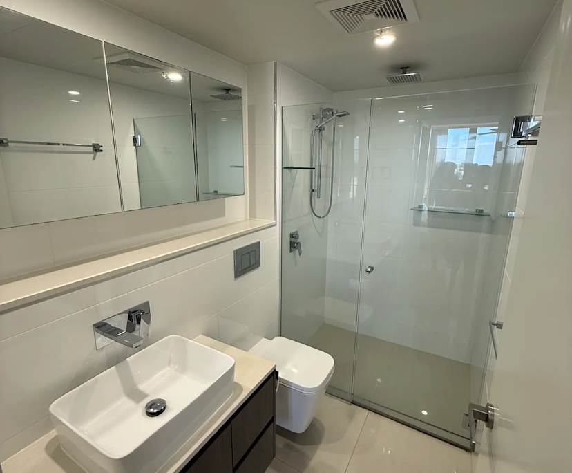 $450, Flatshare, 2 bathrooms, Toowong QLD 4066