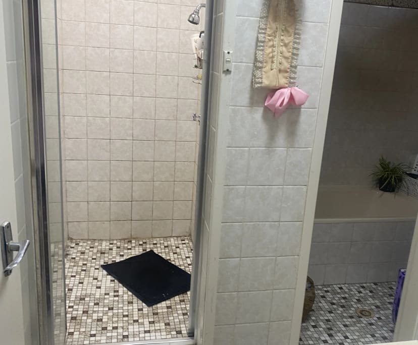 Room in a share house