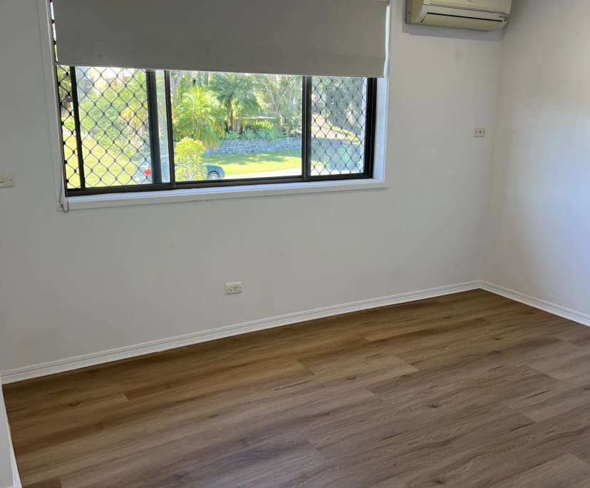 $300, Share-house, 3 bathrooms, Helensvale QLD 4212