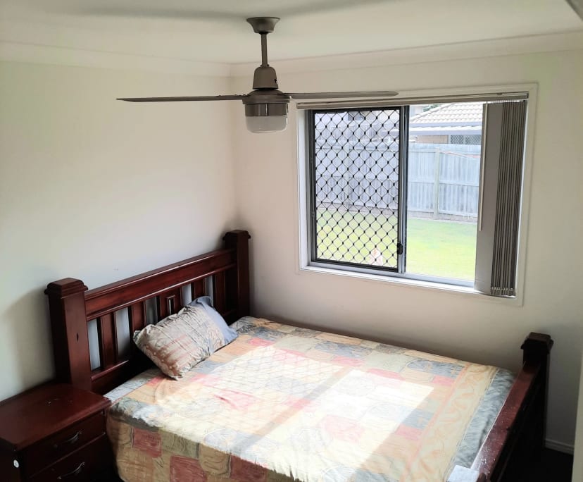 2 Rooms for Rent in Marsden, Brisbane 220, Furnis...