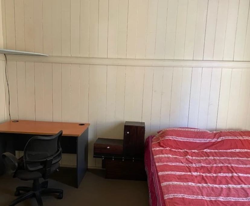 Room in a share house