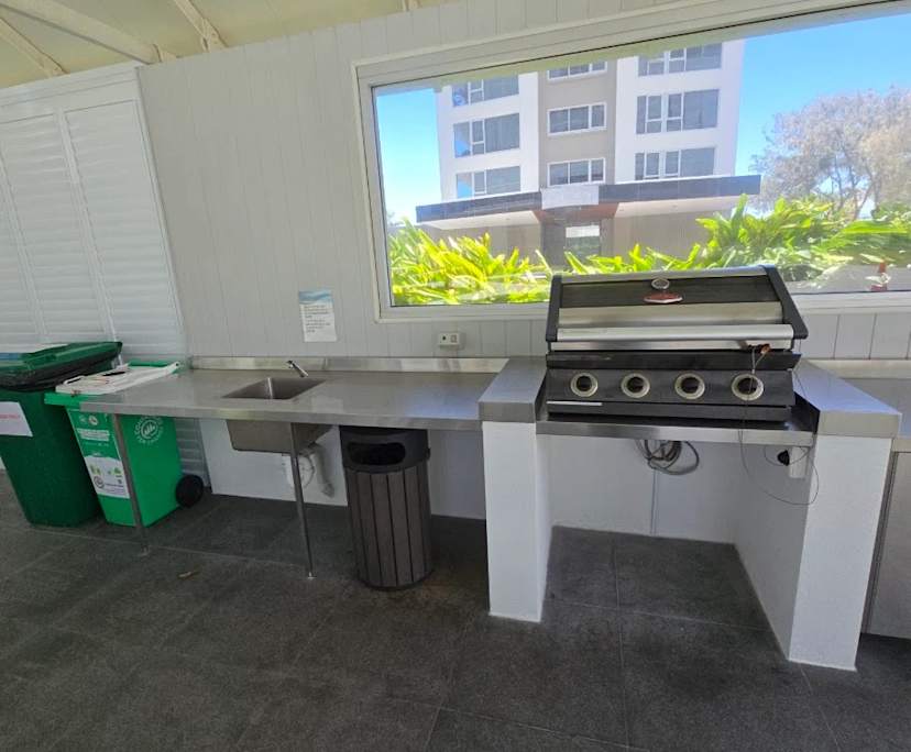 $575, Flatshare, 2 bathrooms, Surfers Paradise QLD 4217