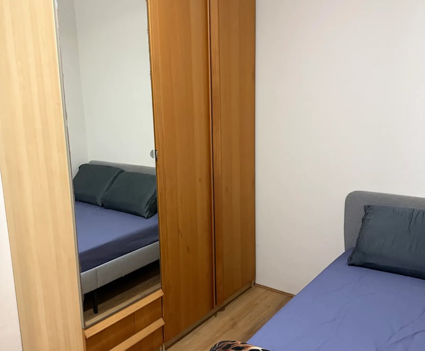 Furnished room in a flatshare