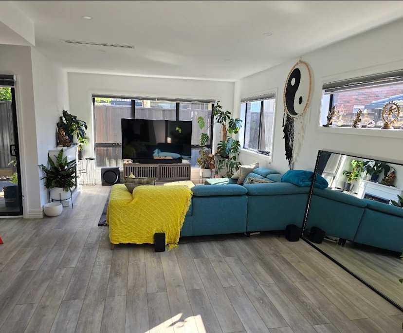 Room in a share house