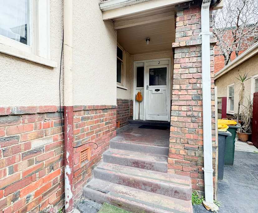 $300, Share-house, 6 bathrooms, St Kilda VIC 3182