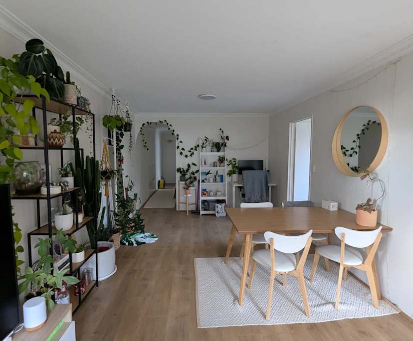 Unfurnished room in a flatshare