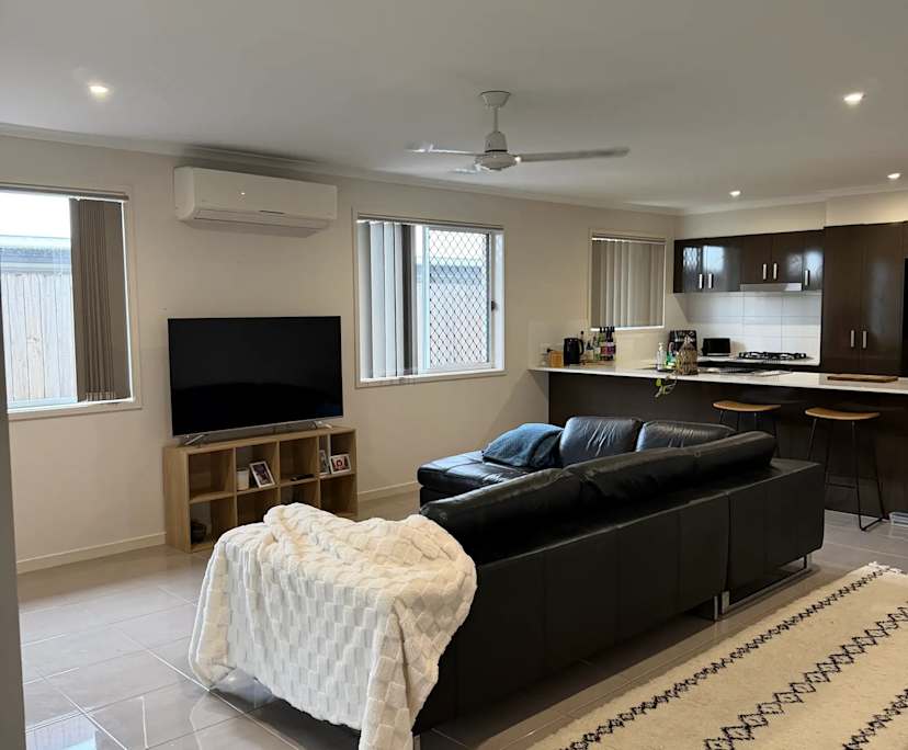 $330, Share-house, 3 bathrooms, Warner QLD 4500