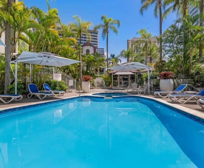 Furnished room in a flatshare