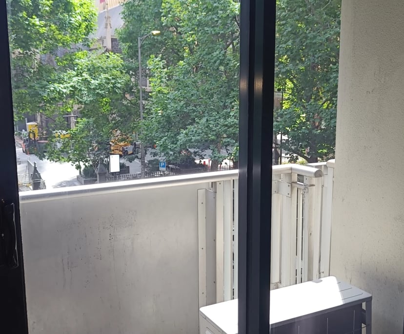 Furnished room in a flatshare