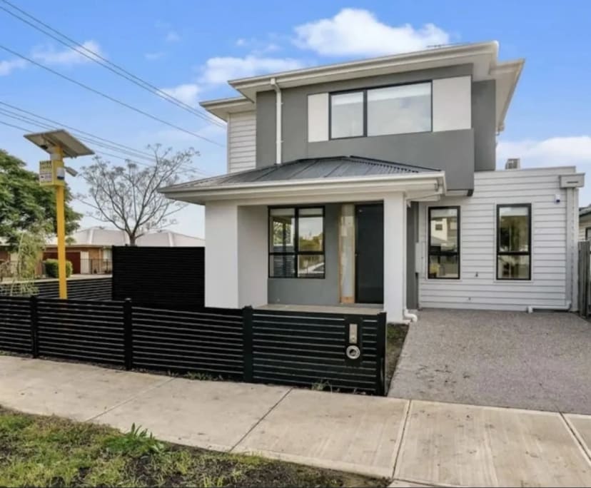 Unfurnished room in a share house