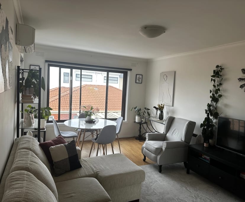 Unfurnished room in a flatshare