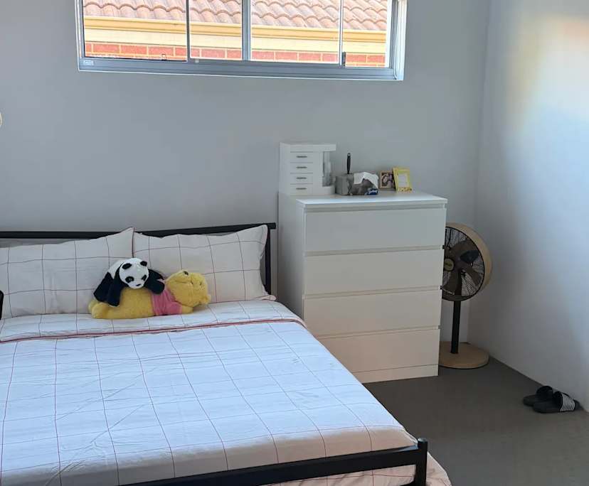 Furnished room with ensuite in a flatshare