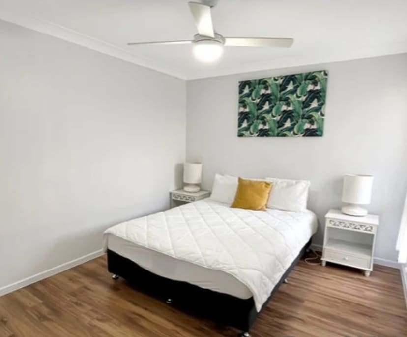 $370, Share-house, 5 bathrooms, Mermaid Waters QLD 4218