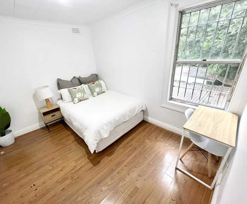 Room in a share house