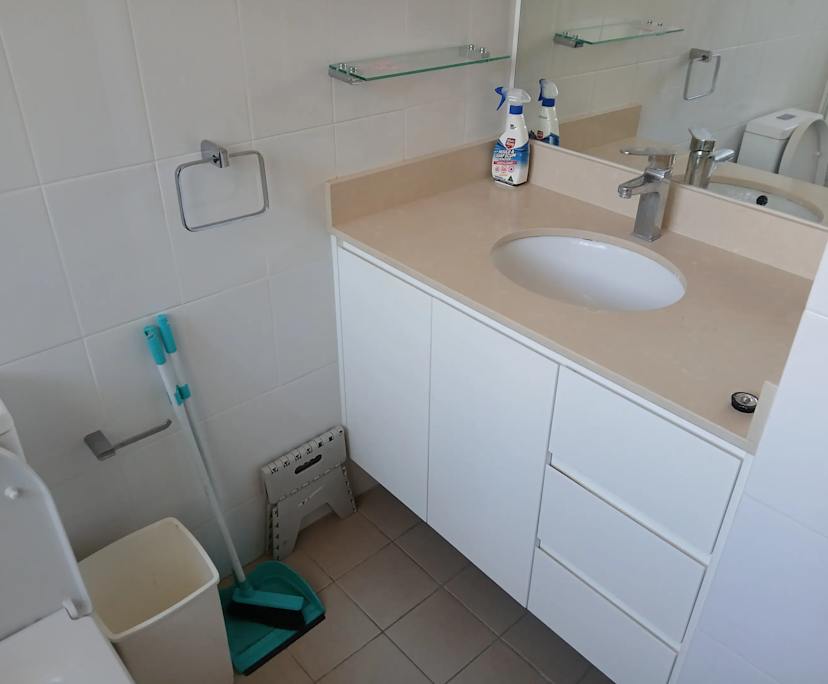 Furnished room in a flatshare