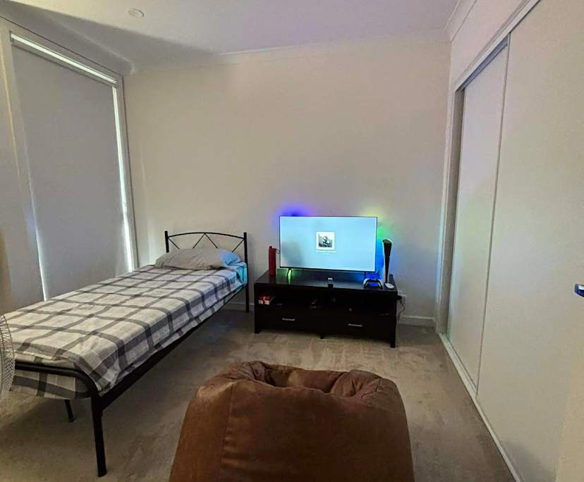 $220, Share-house, 3 bathrooms, South Morang VIC 3752