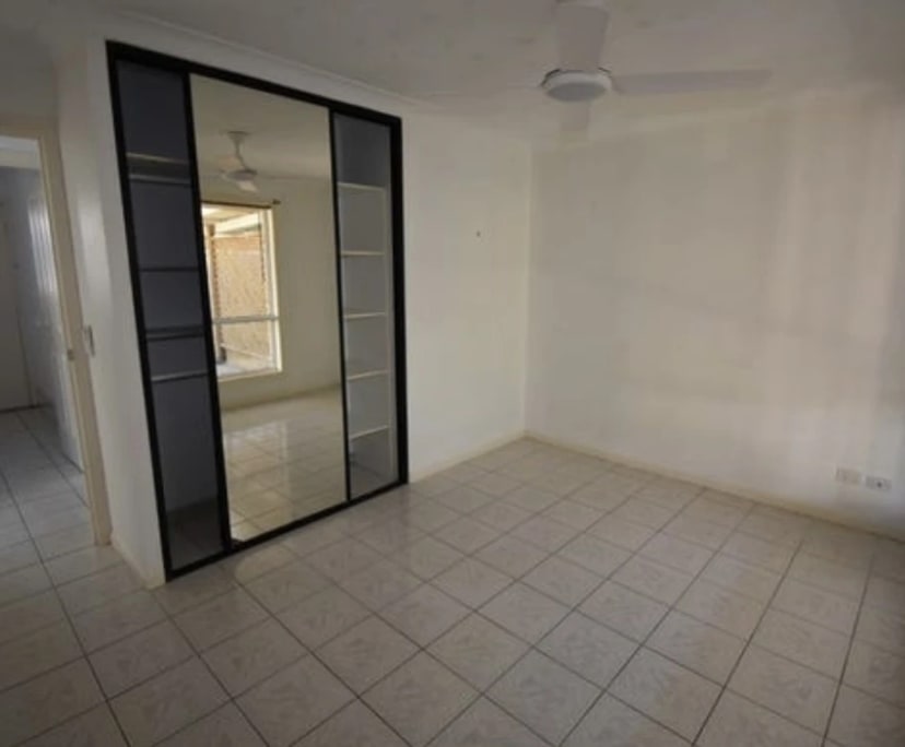 Unfurnished room in a share house