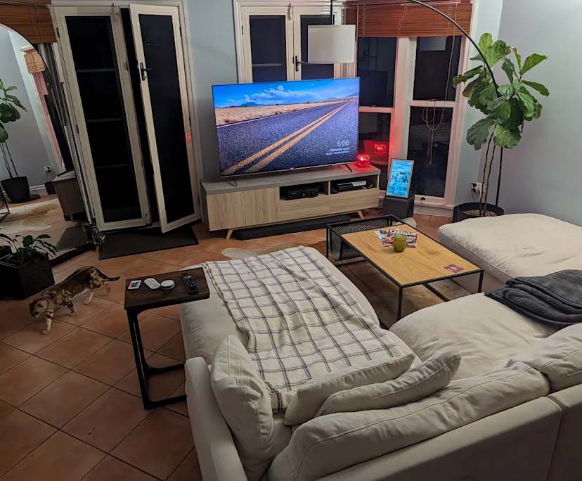 Furnished room in a share house