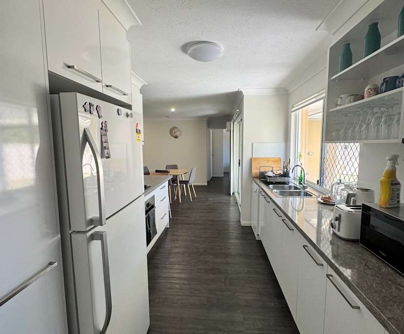 $320, Student-accommodation, 2 rooms, Benowa QLD 4217, Benowa QLD 4217