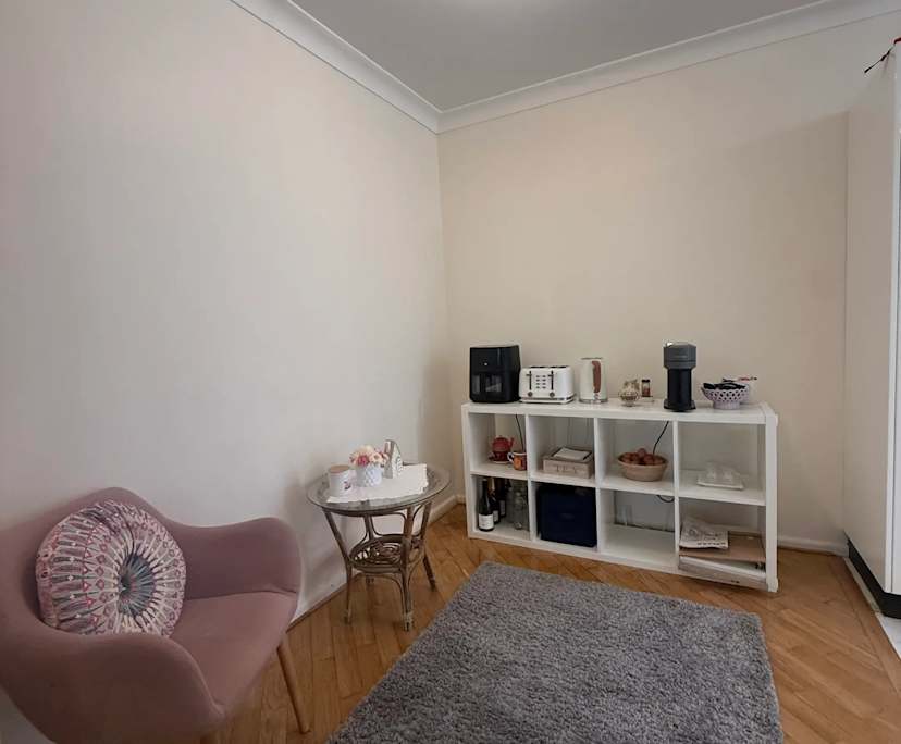 Furnished room in a flatshare