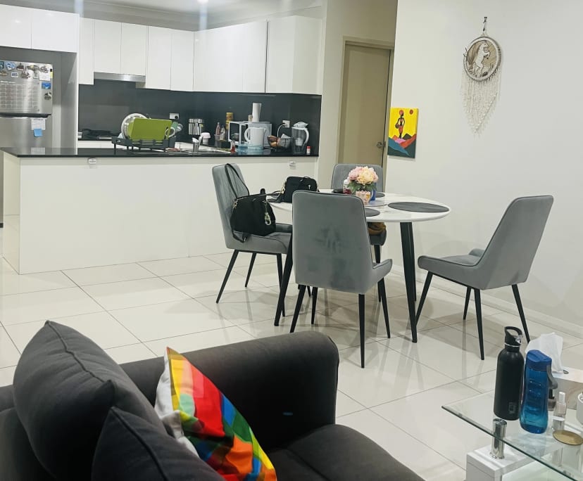 $320, Flatshare, 2 bathrooms, Toongabbie NSW 2146