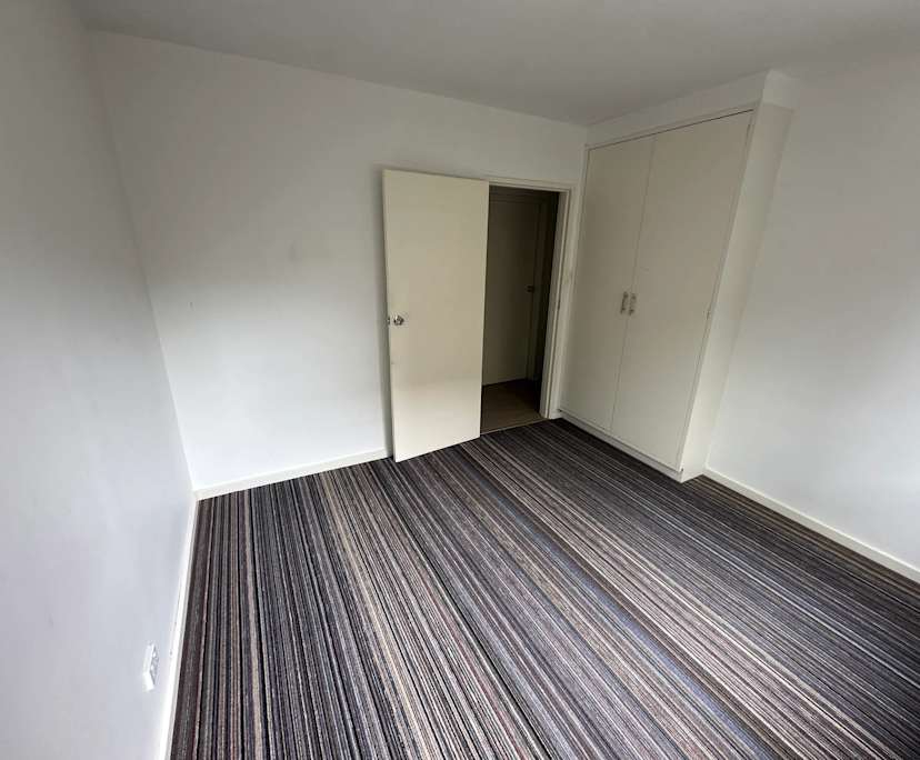Unfurnished room in a flatshare