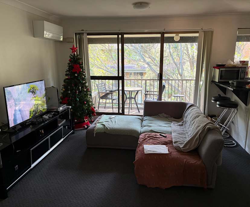 Furnished room in a flatshare