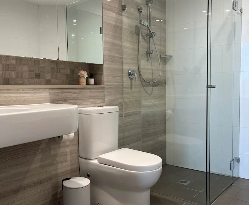 Furnished room with own bathroom