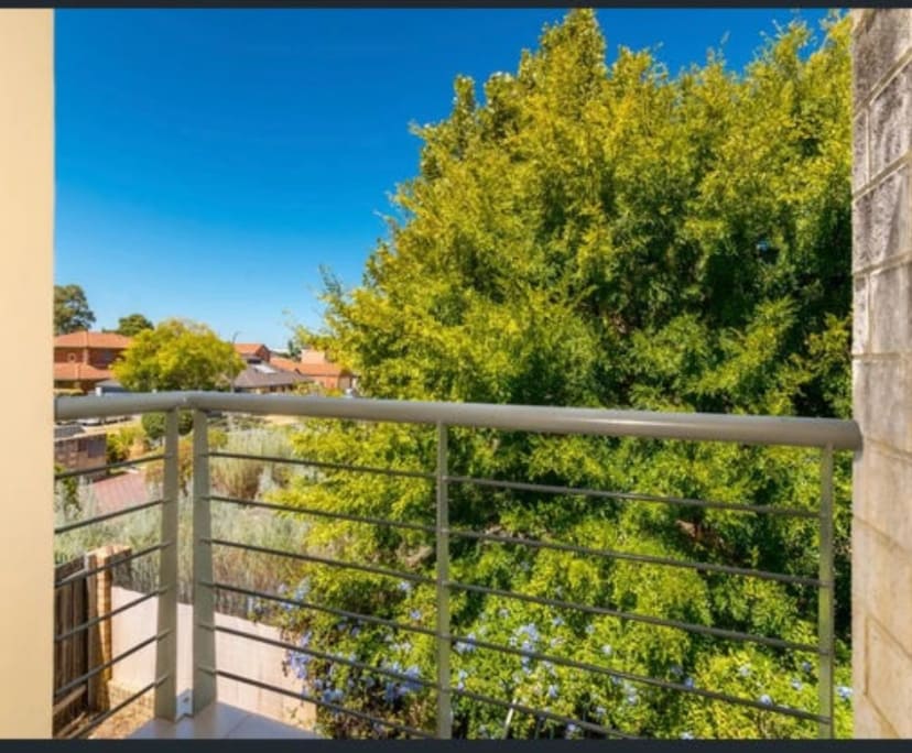 $1,000, Whole-property, 3 bathrooms, Bentley WA 6102