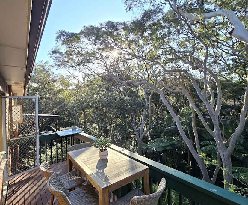 Furnished room in a flatshare