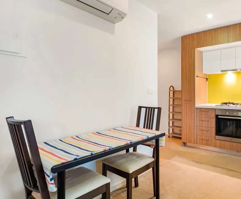 Furnished room in a flatshare